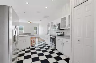 3440 Silverstone Ct, Plant City, FL 33566 - Photo 8