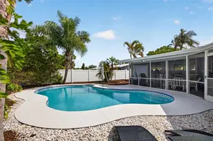 8220 Quail Rd, Seminole, FL 33777 - Photo 2