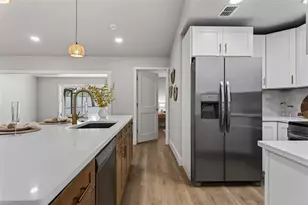 7833 Bristol Ct, Saint Petersburg, FL 33709 - Photo 26