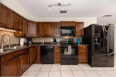 11254 116th Street, Seminole, FL 33778 - Photo 8