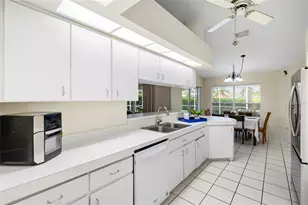 1442 Kinsmere Dr, Trinity, FL 34655 - Photo 16