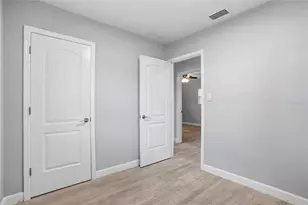3611 W Oklahoma Ave, Tampa, FL 33611 - Photo 34