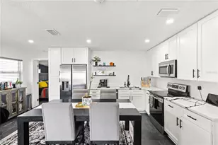 5611 S Sheridan Rd, Tampa, FL 33611 - Photo 8