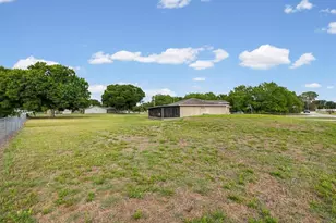 31706 Hunt Club Ln, Wesley Chapel, FL 33543 - Photo 30