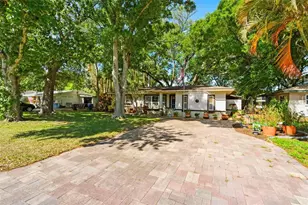 194 21st Terrace SE, Largo, FL 33771 - Photo 1