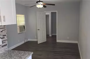 3832 46th Ave N, Saint Petersburg, FL 33714 - Photo 4