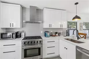 2925 24th St N, Saint Petersburg, FL 33713 - Photo 8
