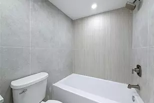 200 Country Club Dr, Largo, FL 33771 - Photo 34