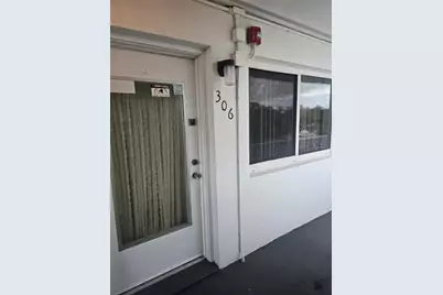 8126 112th Street #306, Seminole, FL 33772 - Photo 2