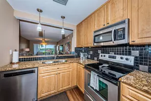 6295 Bahia Del Mar Cir, Saint Petersburg, FL 33715 - Photo 4