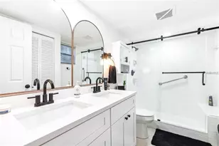 2201 Pine Dr, Tarpon Springs, FL 34689 - Photo 10