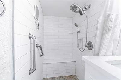 243 Snell Isle Boulevard NE, Saint Petersburg, FL 33704 - Photo 18