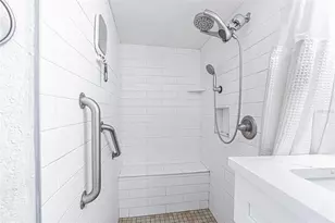 243 Snell Isle Blvd NE, Saint Petersburg, FL 33704 - Photo 18