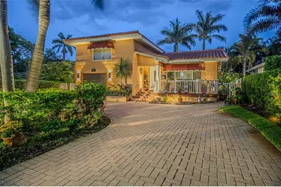 243 Snell Isle Boulevard NE, Saint Petersburg, FL 33704 - Photo 1