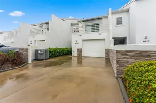 2979 W Knights Ave, Tampa, FL 33611 - Photo 1