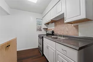 3235 Emerson Ave S, Saint Petersburg, FL 33712 - Photo 6