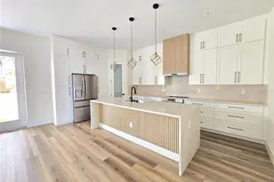 4468 57th Ave N, Saint Petersburg, FL 33714 - Photo 6