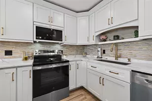 6537 Cape Hatteras Way NE, Saint Petersburg, FL 33702 - Photo 10