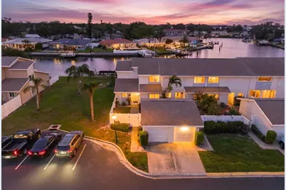 6537 Cape Hatteras Way NE #1, Saint Petersburg, FL 33702 - Photo 1