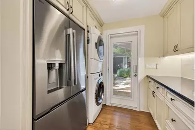 2318 Woodlawn Circle E, Saint Petersburg, FL 33704 - Photo 18