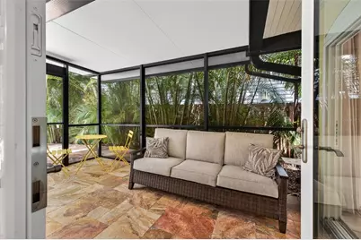 2318 Woodlawn Circle E, Saint Petersburg, FL 33704 - Photo 38