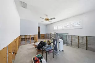 4 Bellevue Dr, Treasure Island, FL 33706 - Photo 16