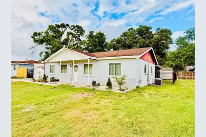2416 Wishing Well Circle, Tampa, FL 33619 - Photo 2