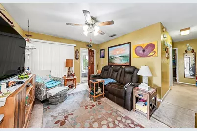 8605 Tupelo Drive, Tampa, FL 33637 - Photo 2