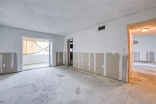 4775 Cove Cir, Saint Petersburg, FL 33708 - Photo 22