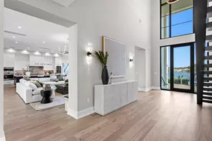 337 Coffee Pot Dr NE, Saint Petersburg, FL 33704 - Photo 8