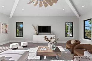 337 Coffee Pot Dr NE, Saint Petersburg, FL 33704 - Photo 36