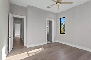 337 Coffee Pot Dr NE, Saint Petersburg, FL 33704 - Photo 32