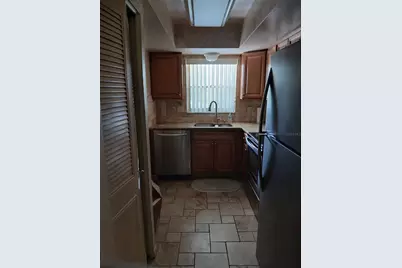5880 38th Avenue N #304, Saint Petersburg, FL 33710 - Photo 10