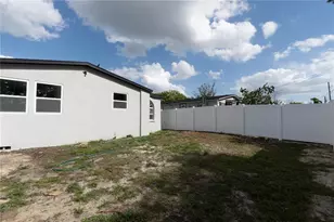 1711 E Sewaha St, Tampa, FL 33612 - Photo 8
