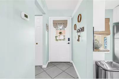 228 Sun Vista Court N #70, Treasure Island, FL 33706 - Photo 8