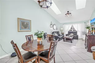 228 Sun Vista Ct N, Treasure Island, FL 33706 - Photo 10