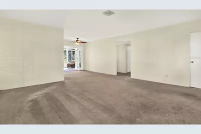 2561 58th Street N, Saint Petersburg, FL 33710 - Photo 12