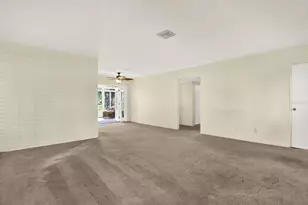 2561 58th St N, Saint Petersburg, FL 33710 - Photo 12