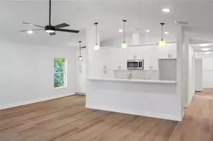 2017 E Seward St, Tampa, FL 33604 - Photo 2