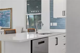 2813 Kipps Colony Dr S, Gulfport, FL 33707 - Photo 16