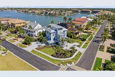 2813 Kipps Colony Drive S, Gulfport, FL 33707 - Photo 1