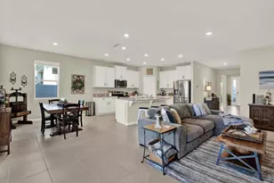 10186 Shoreline Vw Wy, Wesley Chapel, FL 33545 - Photo 12