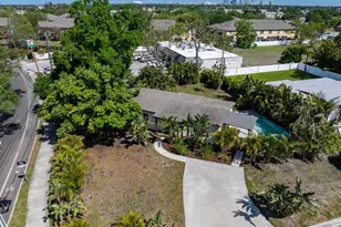 3997 Marlin Dr SE, Saint Petersburg, FL 33705 - Photo 2