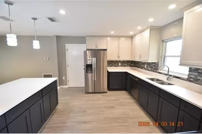 8402 Blackstone Court, Tampa, FL 33615 - Photo 14