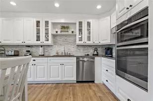 340 Moorings Cove Dr, Tarpon Springs, FL 34689 - Photo 16