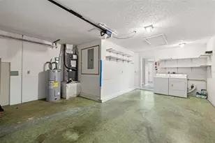 2115 N Halcyon Dr, Sun City Center, FL 33573 - Photo 28