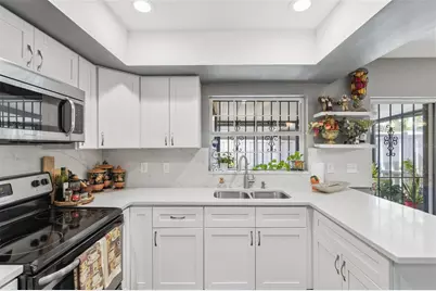 7103 Coronado Court, Tampa, FL 33615 - Photo 8