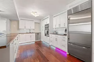 500 Treasure Island Causeway, Treasure Island, FL 33706 - Photo 14