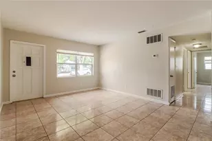 5103 Murray Hill Dr, Tampa, FL 33615 - Photo 4