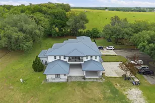 8241 Cass Rd, Zephyrhills, FL 33540 - Photo 76